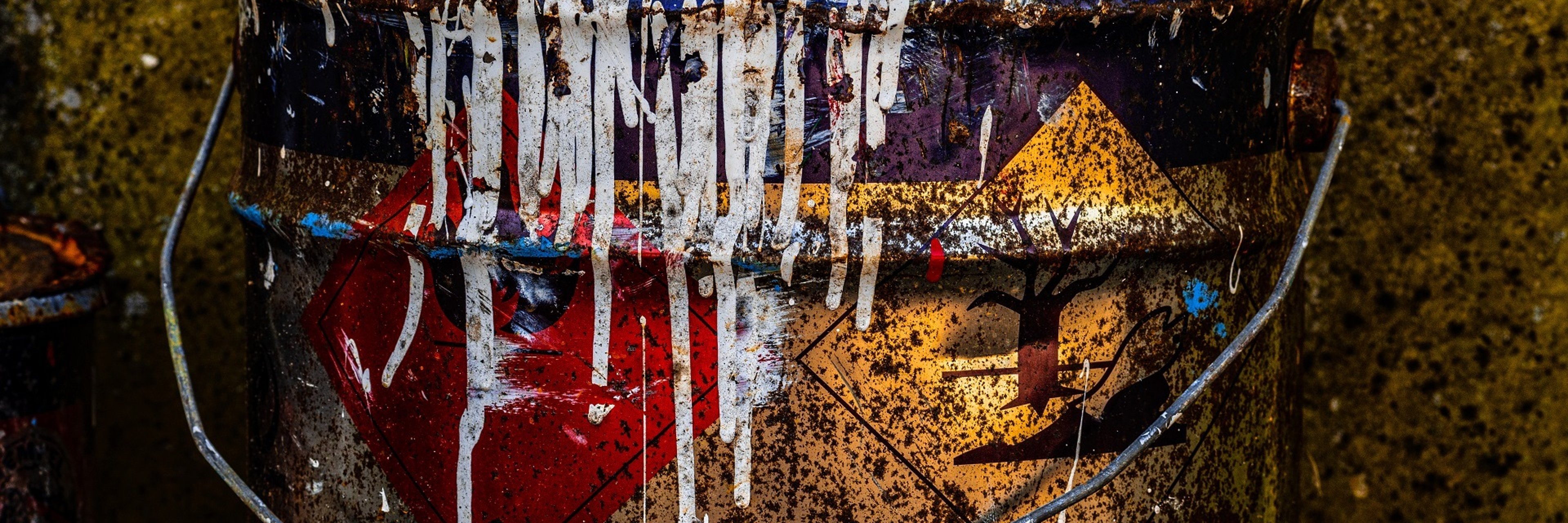 Farbeimer Farbreste Sonderabfall Problemstoffe